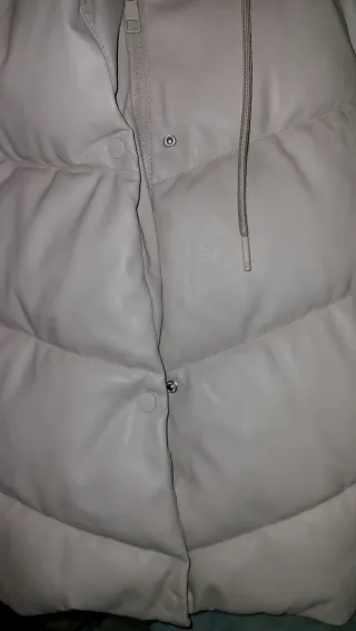 Cazadora efecto piel blanca Talla M 38 ers sin uso