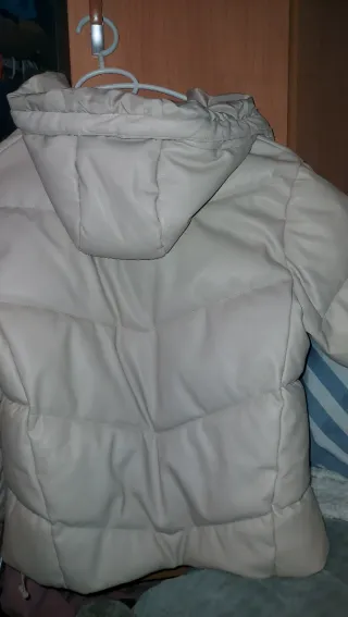 Cazadora efecto piel blanca Talla M 38 ers sin uso