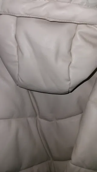 Cazadora efecto piel blanca Talla M 38 ers sin uso