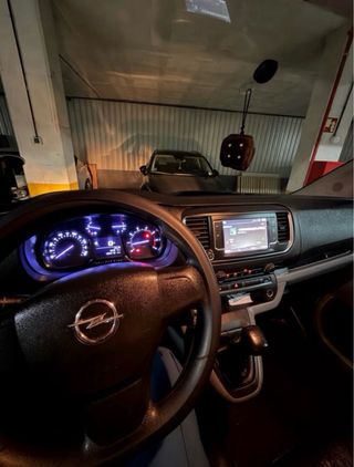 Opel Vivaro 2021 L1h2 impecable ITV 2027 190KM