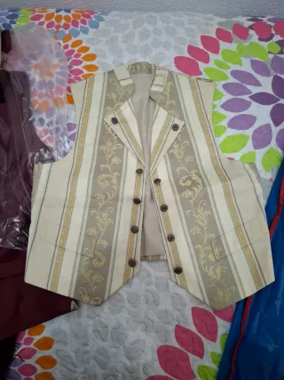 Traje y chaleco cartagenero