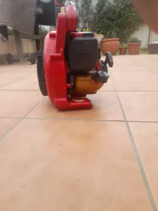 Sopladora Honda HHB 25 4StRoKE motor GX 25