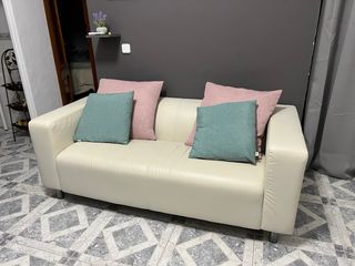 Sofá polipiel beige 1,80m seminuevo