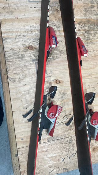 Esquís Big Foot con fijaciones