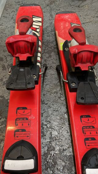 Esquís Big Foot con fijaciones