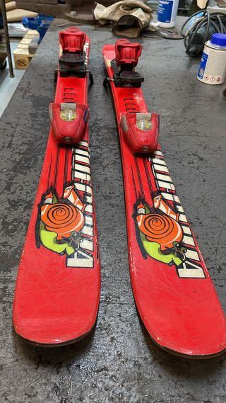 Esquís Big Foot con fijaciones