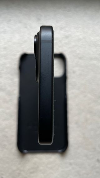 iPhone 15 Medianoche