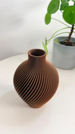 Vaso Decorativo com Design Ondulado