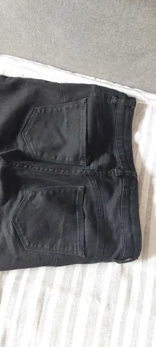 Pantalones vaqueros negros Mango