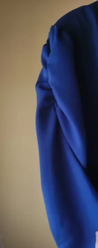 Vestido azul con volantes