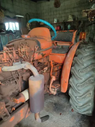 Tractor Renault Clásico