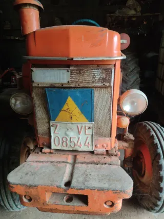 Tractor Renault Clásico
