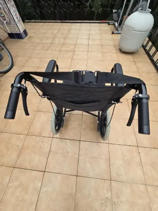 Silla de ruedas plegable