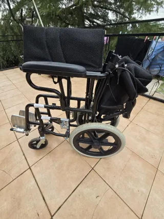 Silla de ruedas plegable