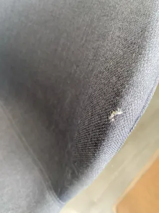 Mesa alta de salón con sillas