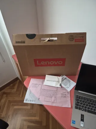 Ordenador Lenovo Plata Casi Nuevo