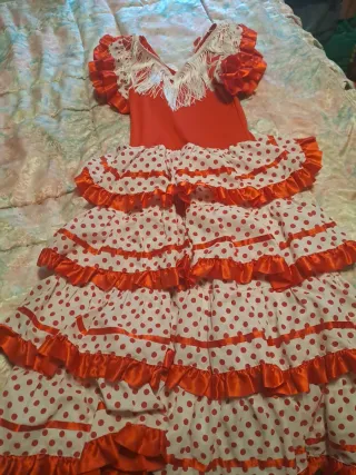 Vestidos de Sevillanas Rojo y Blanco negro  y rojo