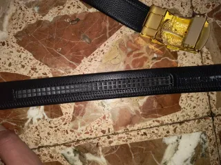 Cinturón de hombre con diseño de tigre