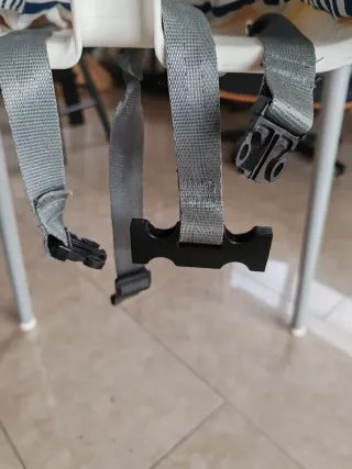 Trona de bebé con cojín a rayas