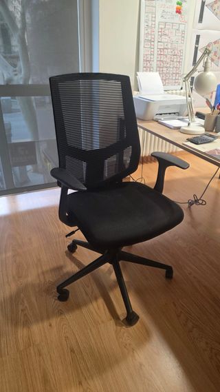 Mesa de oficina para 4 personas