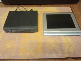 Lote Películas DVD y VHS  intercambio por algo!!