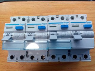 4 Interruptores Hager CDC 748M 40A 0.03A