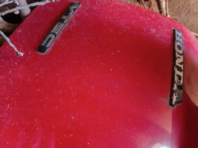 Portón trasero Honda Civic EK4 rojo