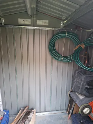 Caseta de jardín metálica verde von estanterías