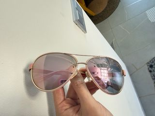 Gafas de sol Guess aviador rosas y plateadas