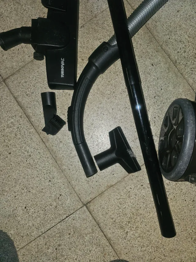 Aspirador Ciclónico Rojo y Gris