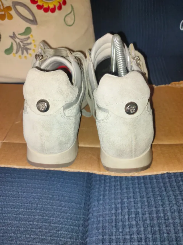 Zapatillas El Corte Inglés Grises y Plateadas