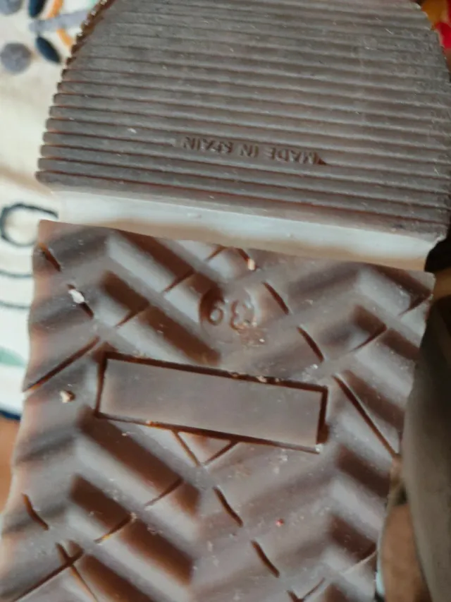 Zapatillas El Corte Inglés Grises y Plateadas