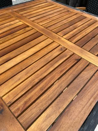 Mesa de exterior con 4 sillas en perfecto estado