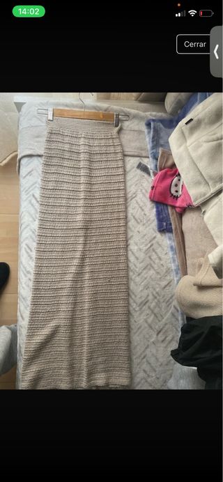 Falda larga de crochet beige