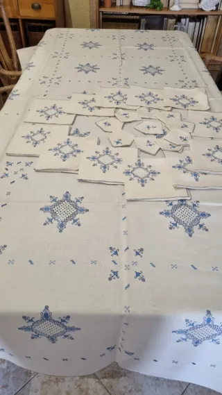 Mantelería Bordada a Mano