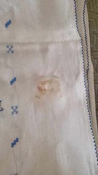 Mantelería Bordada a Mano