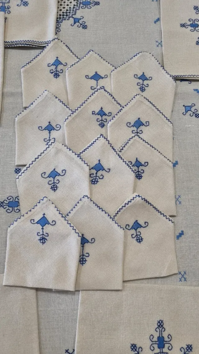 Mantelería Bordada a Mano