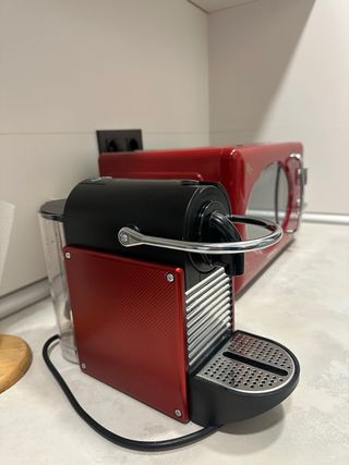 Cafetera Nespresso Pixie Roja