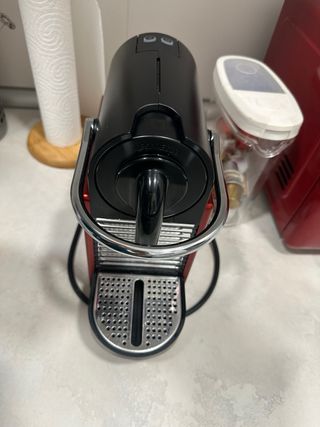 Cafetera Nespresso Pixie Roja