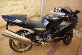 Kawasaki ZX12R Negra y Dorada