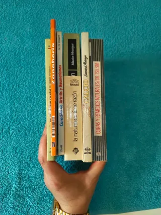 Libros de bienestar y salud varios.
