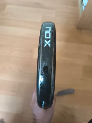 Pala NOX AT10 Pro Cup Hard Agustín Tapia