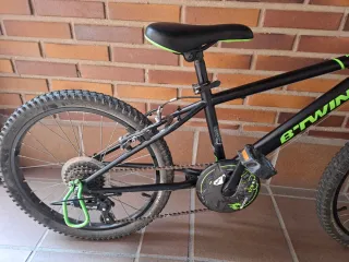Bicicleta Infantil Btwin Negra y Verde