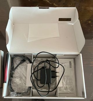 Nintendo Switch 2017 + sd 64 gb yoshi