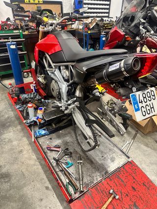 Aprilia Dorsoduro 750 2008 hypermotard