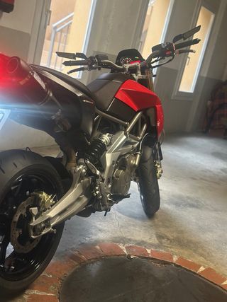Aprilia Dorsoduro 750 2008 hypermotard