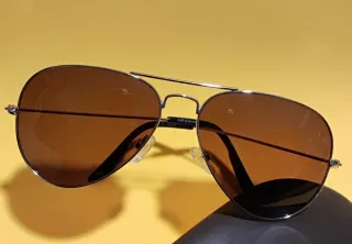 Gafas de sol aviador marrones y plateadas