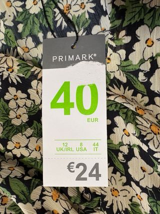 Vestido floral negro y verde Primark