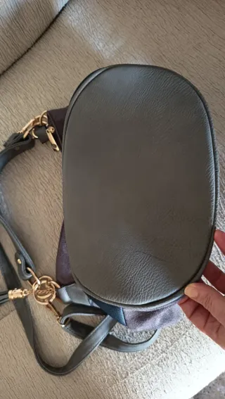 Bolso nuevo con la etiqueta