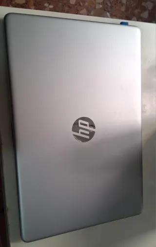 Portátil HP 15.6 i7, 16GB RAM, 1TB